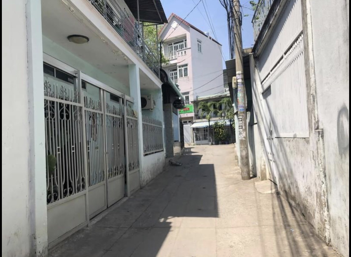 Bán nhà Cách đường Phạm Văn Thuận chỉ vài bước chân
